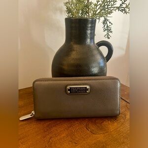 Marc by Marc Jacobs New Q Slim Wallet